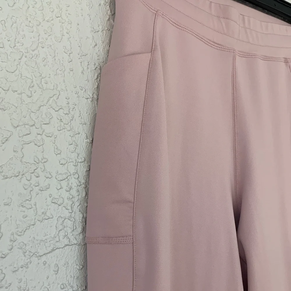 Fabletics joggers with size pockets lilac color size xs